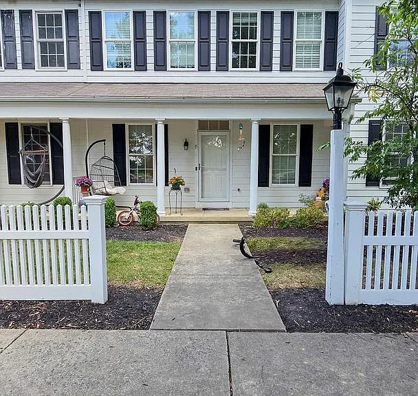 15 Summer Ln — Photo 32