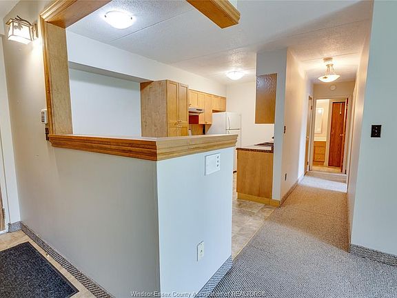 5th image of 3355 Sandwich St #104