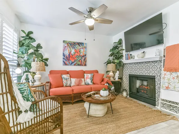 3506 Cove View Blvd APT 1315, Galveston, TX 77554