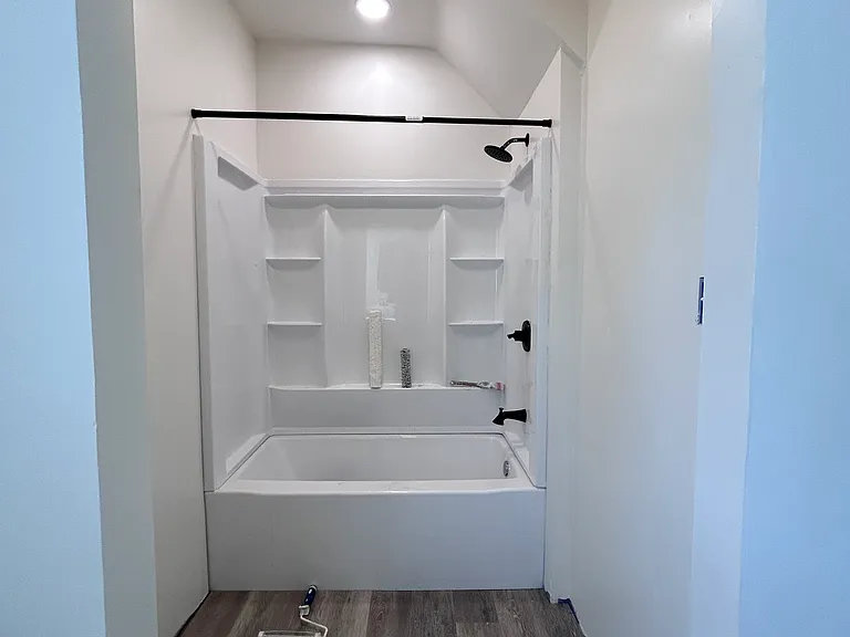 1295 Reynolds Ave #1 — Photo 6
