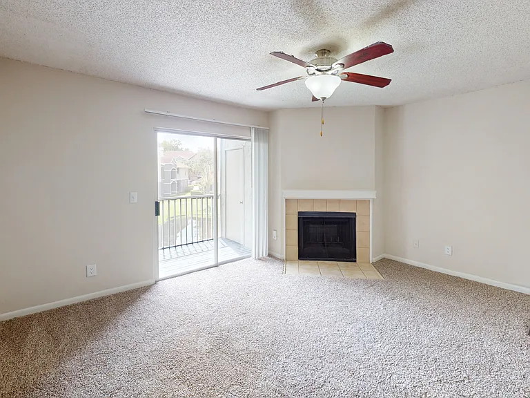 Altamira Place Apartment Homes — Photo 101