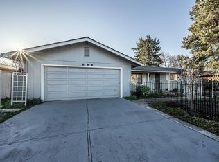 582 Black Oak Dr, Medford, OR