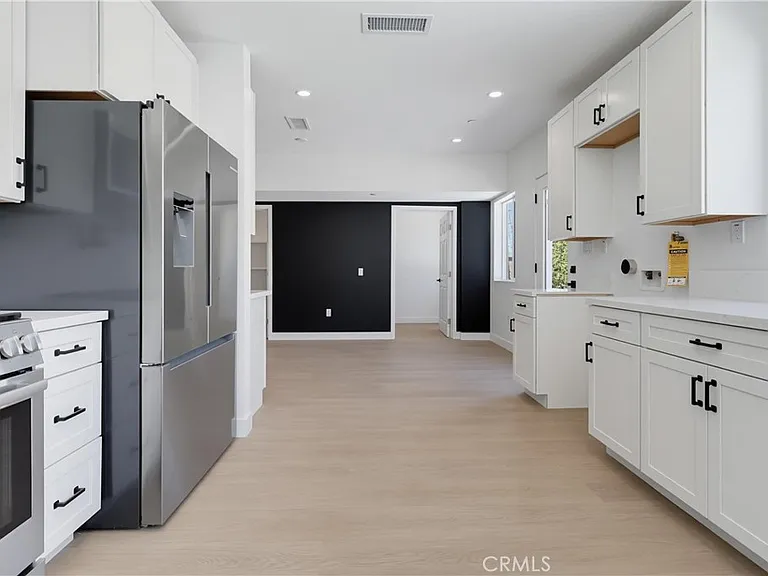 8738 1/2 Paso Robles — Photo 12
