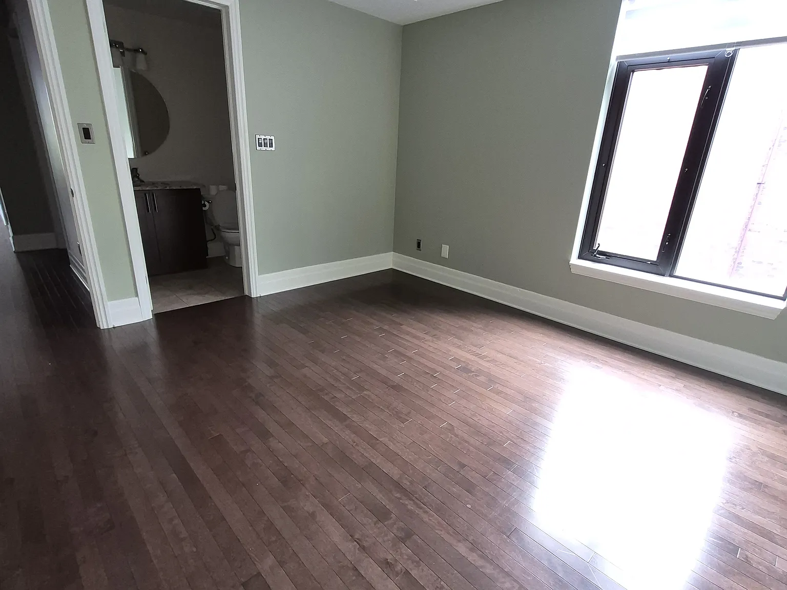 808 Bronson — Photo 3