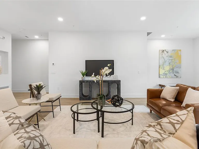 266 Park Lake St #19 — Photo 29