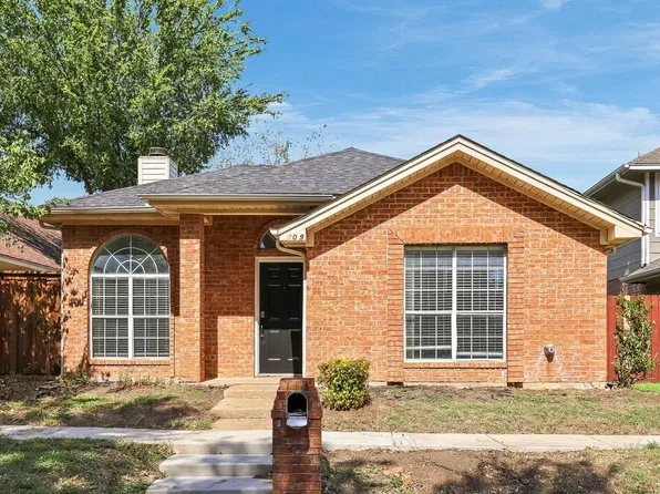 709 Greenridge Dr, Arlington, TX 76017