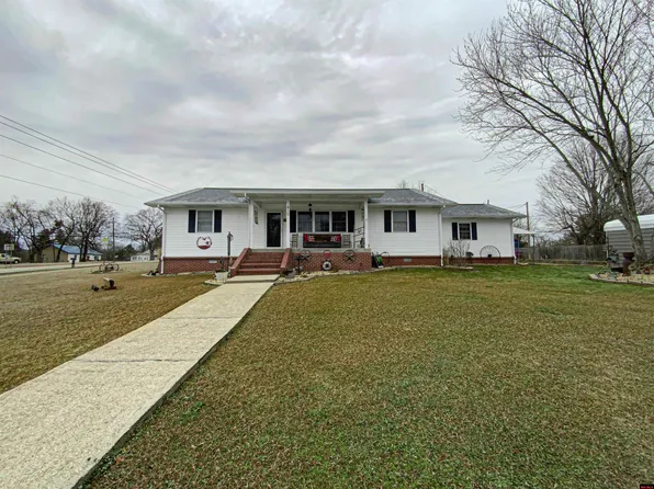 410 W 10th St, Yellville, AR 72687