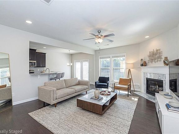 2nd image of 2638 Village Park Bnd