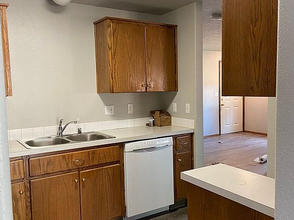 4th image of 4921 NE 131st Ct #A