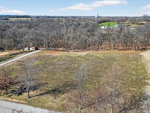 5th image of Centerville Rd