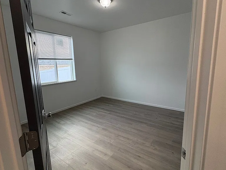 2390 Cascade St — Photo 7