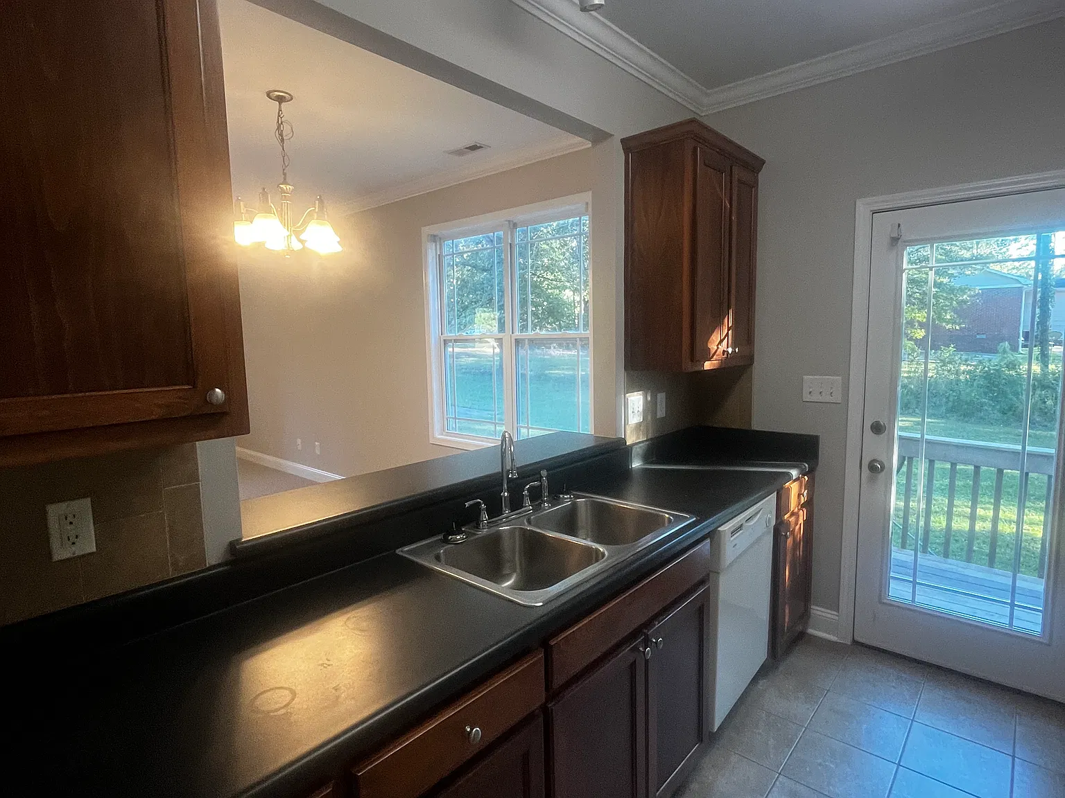2 bed, $1,450 — Photo 4