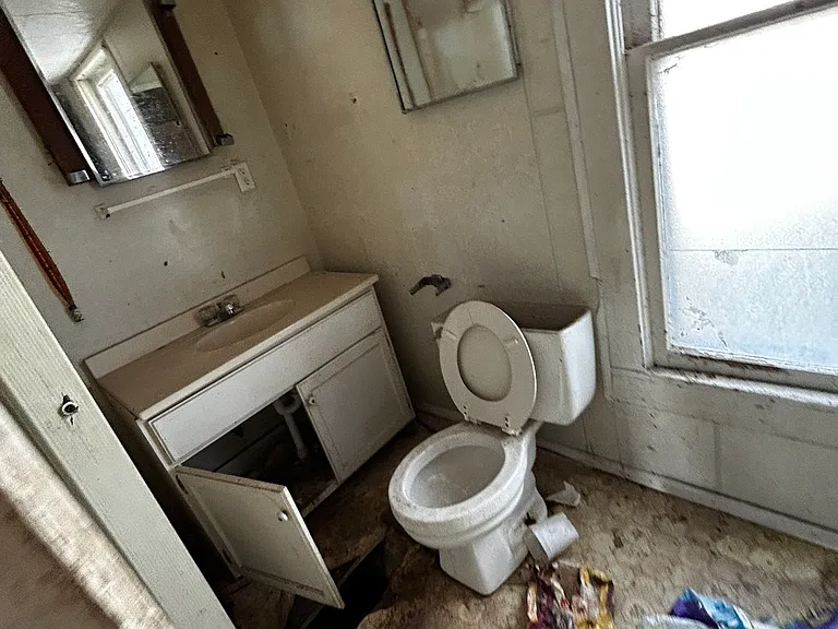 106 Locust St — Photo 13