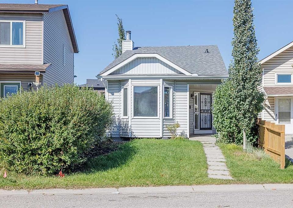 1st image of 5 Erin Grove Pl SE