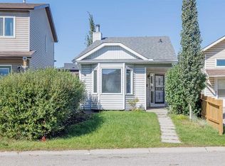 5 Erin Grove Pl SE, Calgary, AB T2B 3A4