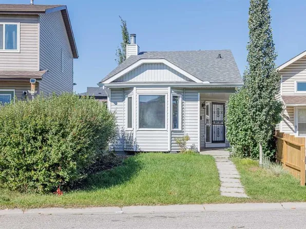 5 Erin Grove Pl SE, Calgary, AB T2B 3A4