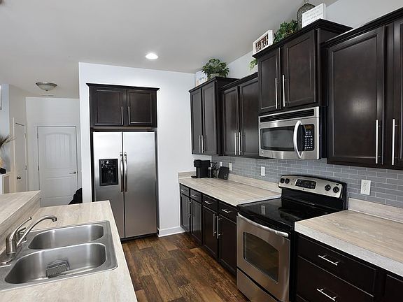 5th image of 2103 Meadowhill Ln