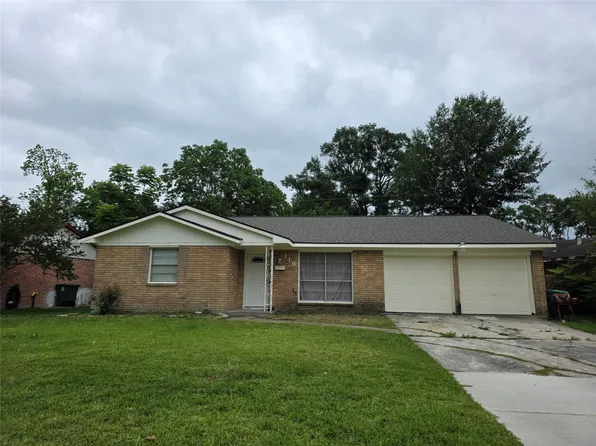 118 Outlook Dr, Houston, TX 77034