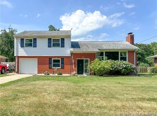 6 Bethune Dr, Newport News, VA 23606