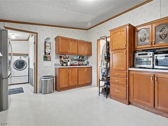 3rd image of 2122 S Pricetown Rd