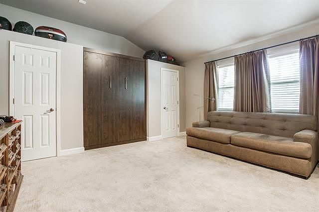 1st image of 2848 Woodmere Dr