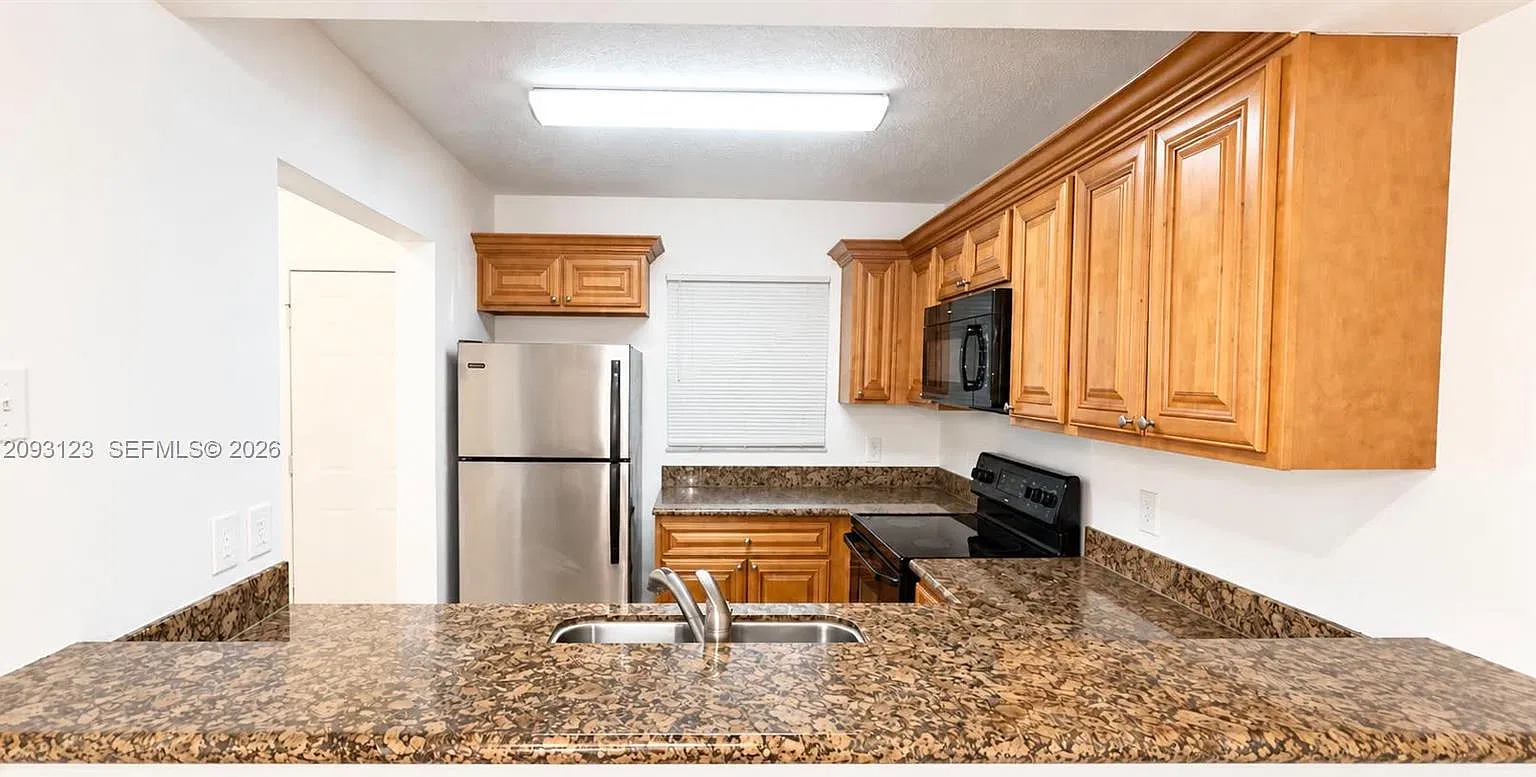 Palm Beach Grande Condo — Photo 1