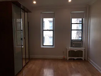 Rented by R New York