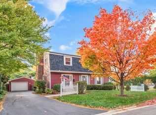 416 Ela St, Barrington, IL 60010