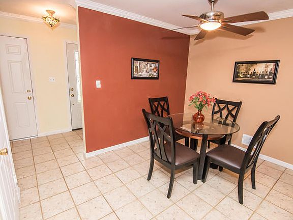 3rd image of 41 Oak Knoll Dr