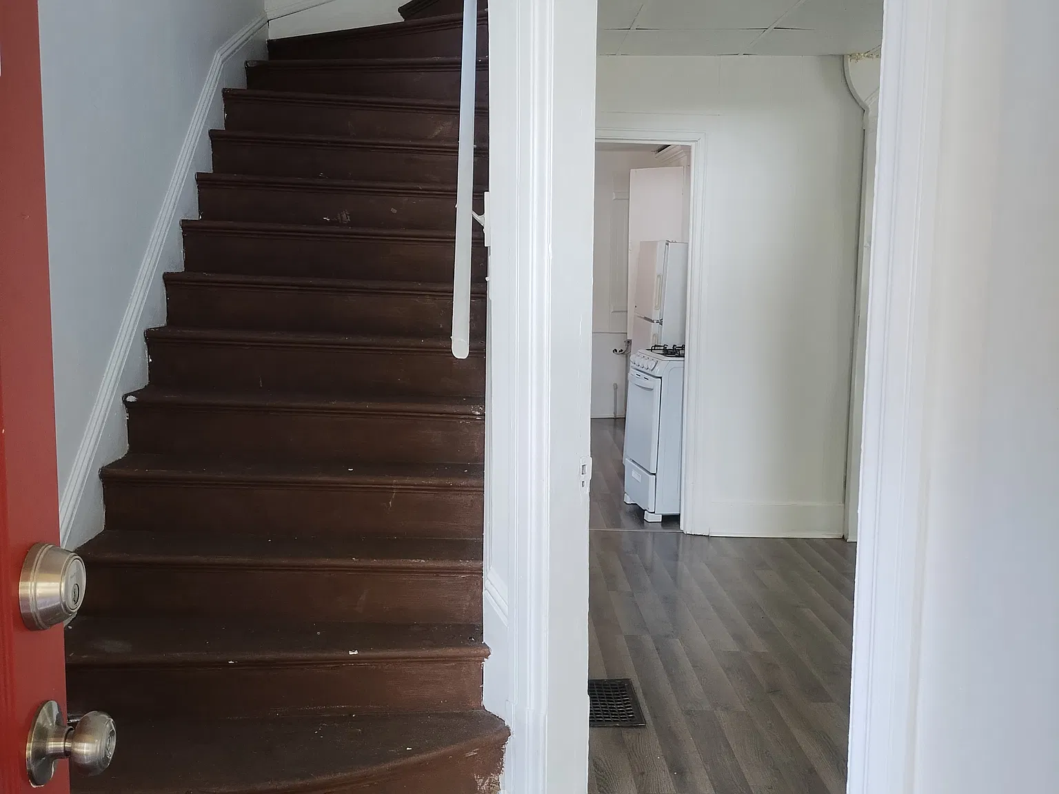 513 Webb St — Photo 2