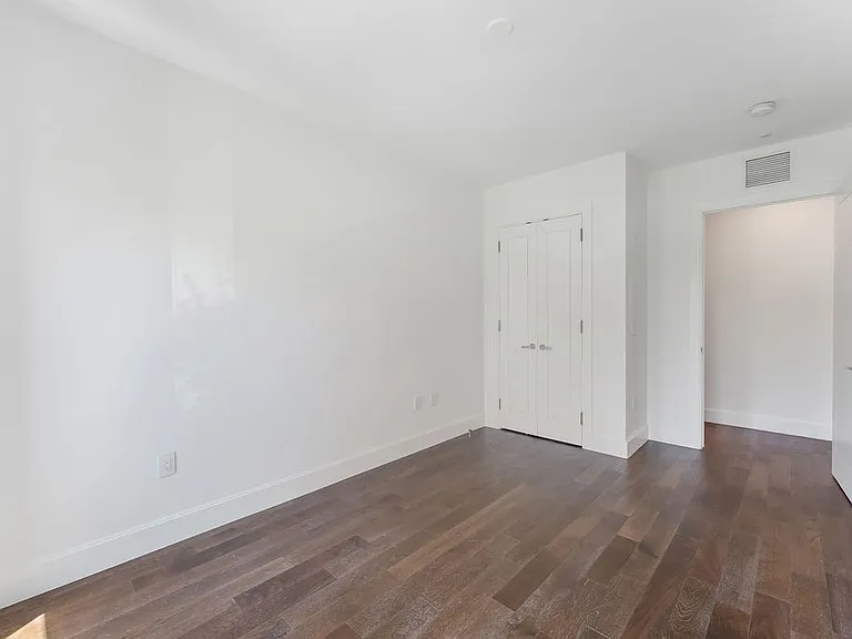 372 9th Luxury Rentals — Photo 52