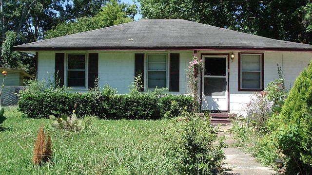1st image of 1203 Louisiana St