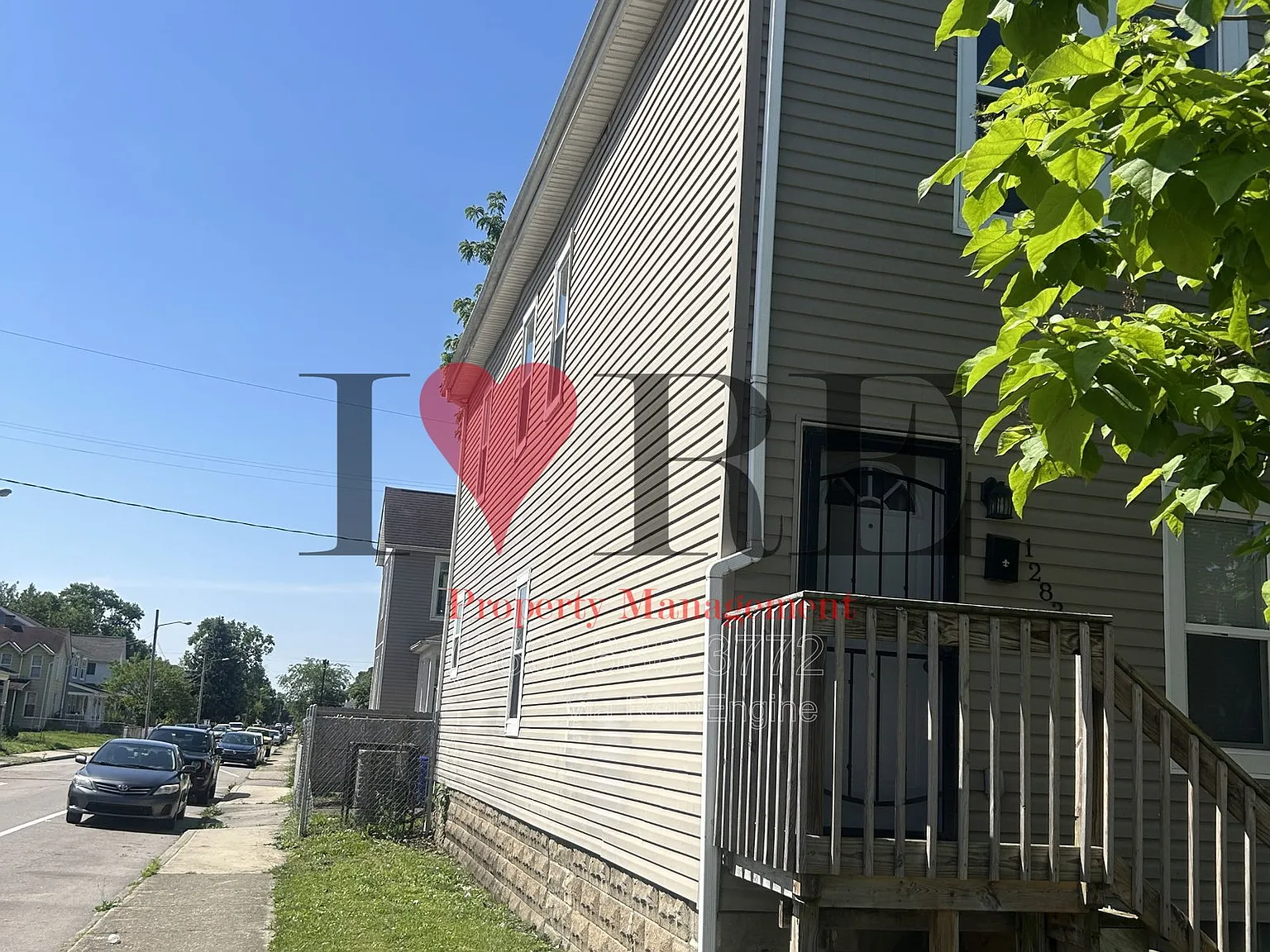3 bed, 1.5 bath, 1305 sqft, $1,200 — Photo 2