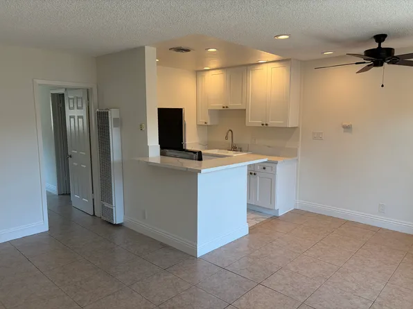 4615 N Bellflower Blvd #D, Long Beach, CA 90808
