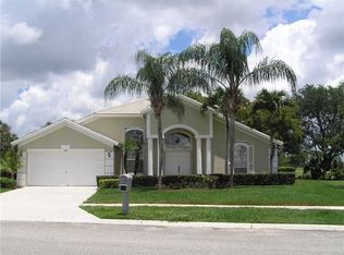2348 Stonegate Dr, Wellington, FL 33414