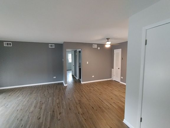 5th image of 121 Waltham St