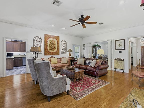 5th image of 4013 Barbe Wood Dr