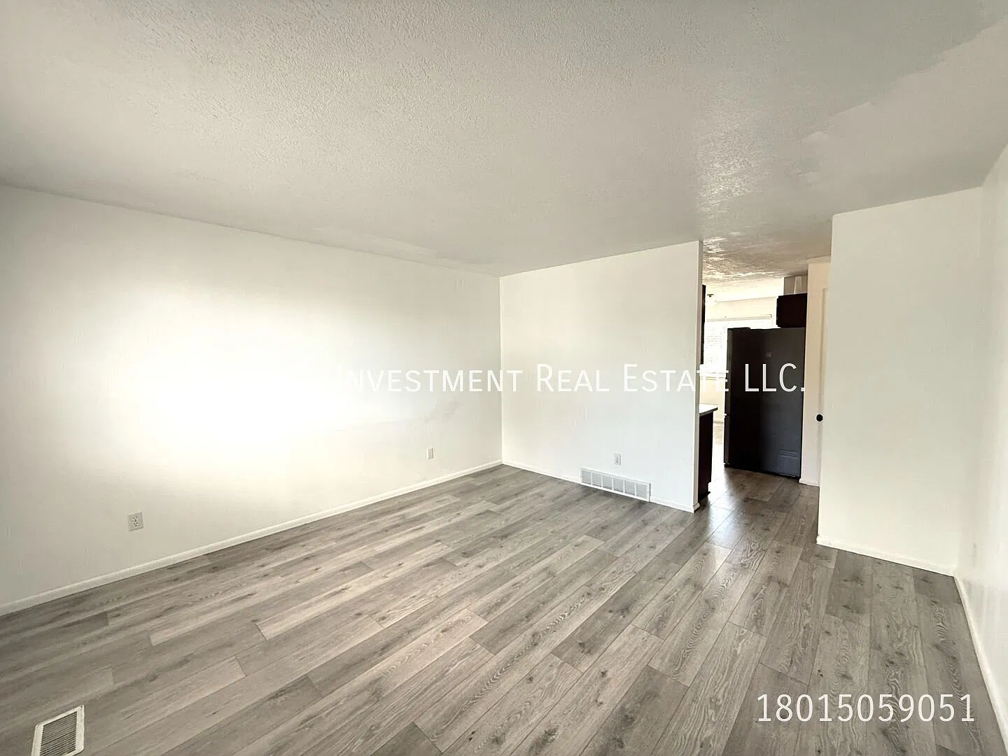 **Move In Special - $500 Off October's Rent** — Photo 4