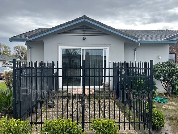 3rd image of 410 Northgate Dr