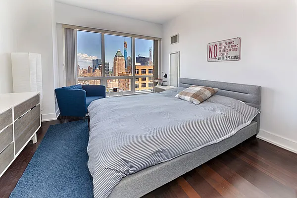 Rented by Halstead Real Estate | media 37