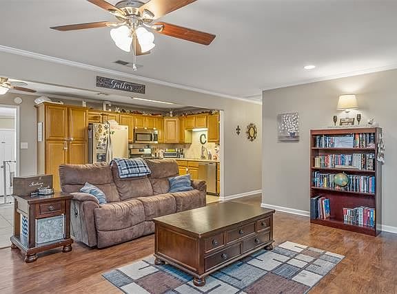 5th image of 6710 Forrest Ave