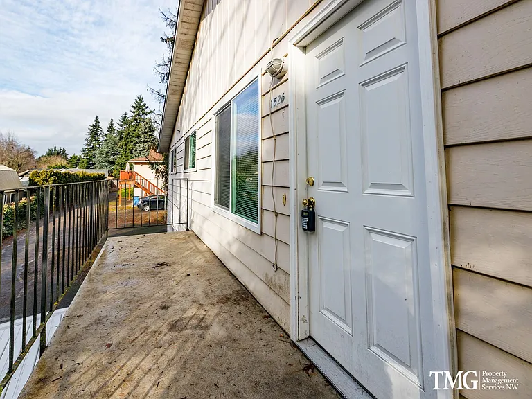 1526 SE Talton Ave — Photo 6