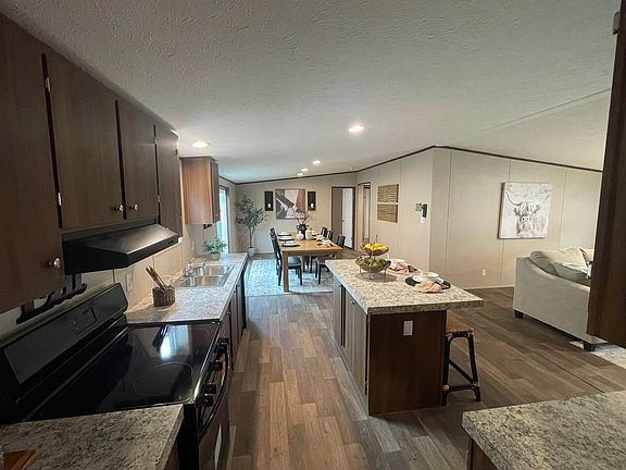 4th image of 151 Plantation Trl