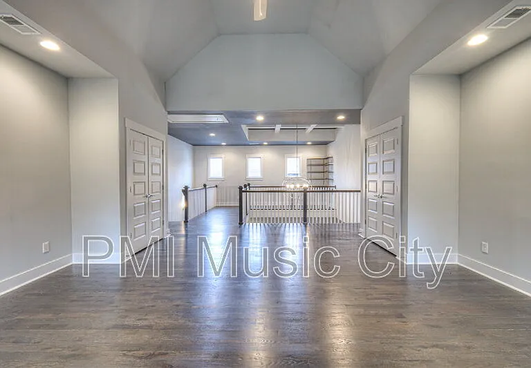 1537B Battlefield Dr — Photo 10