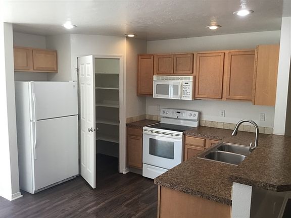 3rd image of 11773 Tidewater St