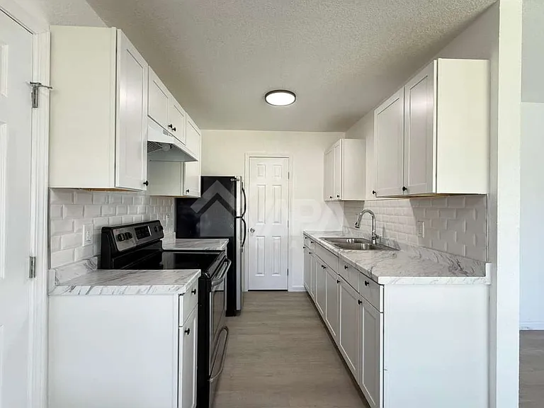 7319 Walnut Valley Dr — Photo 4