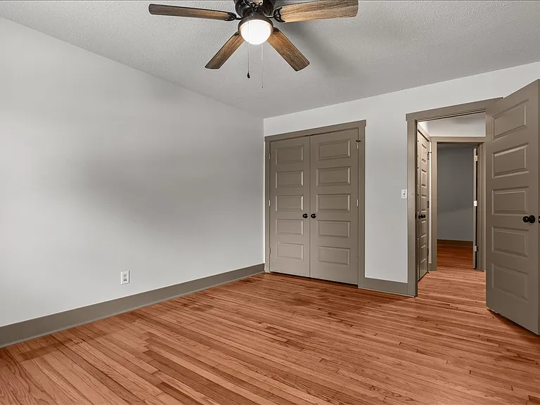 522 S Duncan Ave — Photo 2