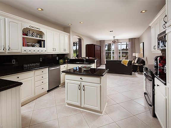 3rd image of 5945 Paradise Cir #1-5