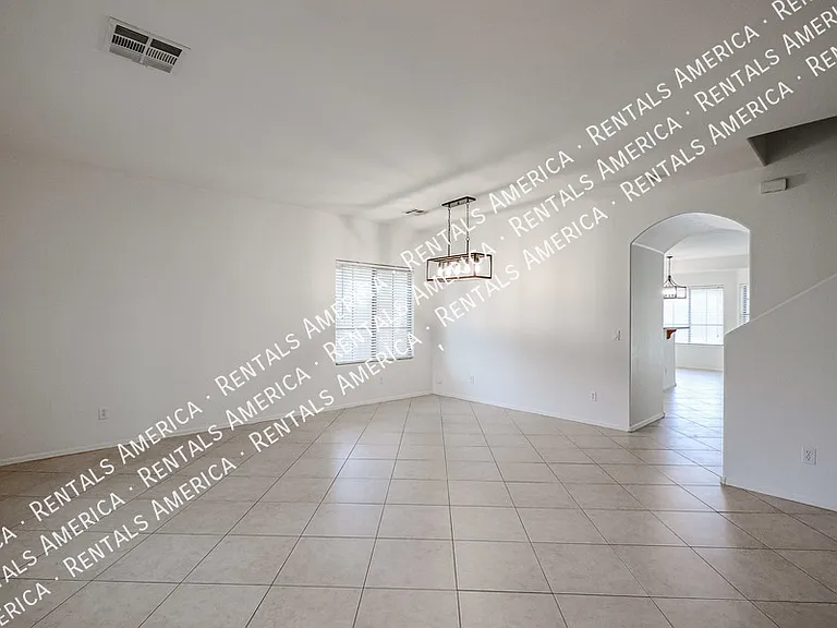 3481 E Vernon St — Photo 3