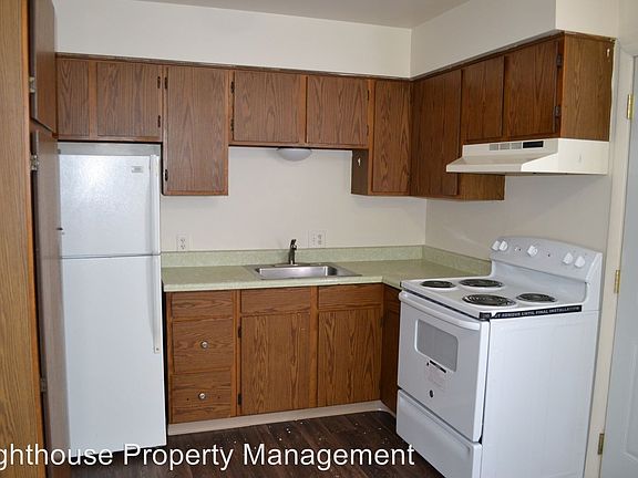 2nd image of 863 Lincoln Ave APT 6